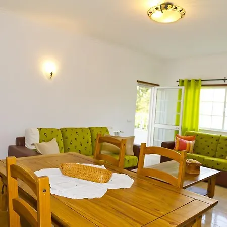 Апартаменти Apartamento Quintao Velho *